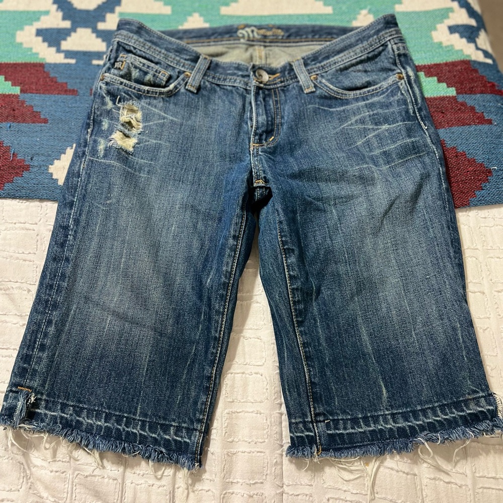 EUC Miss Me Bermuda Shorts please note ripped back pocket is by design Sz 29